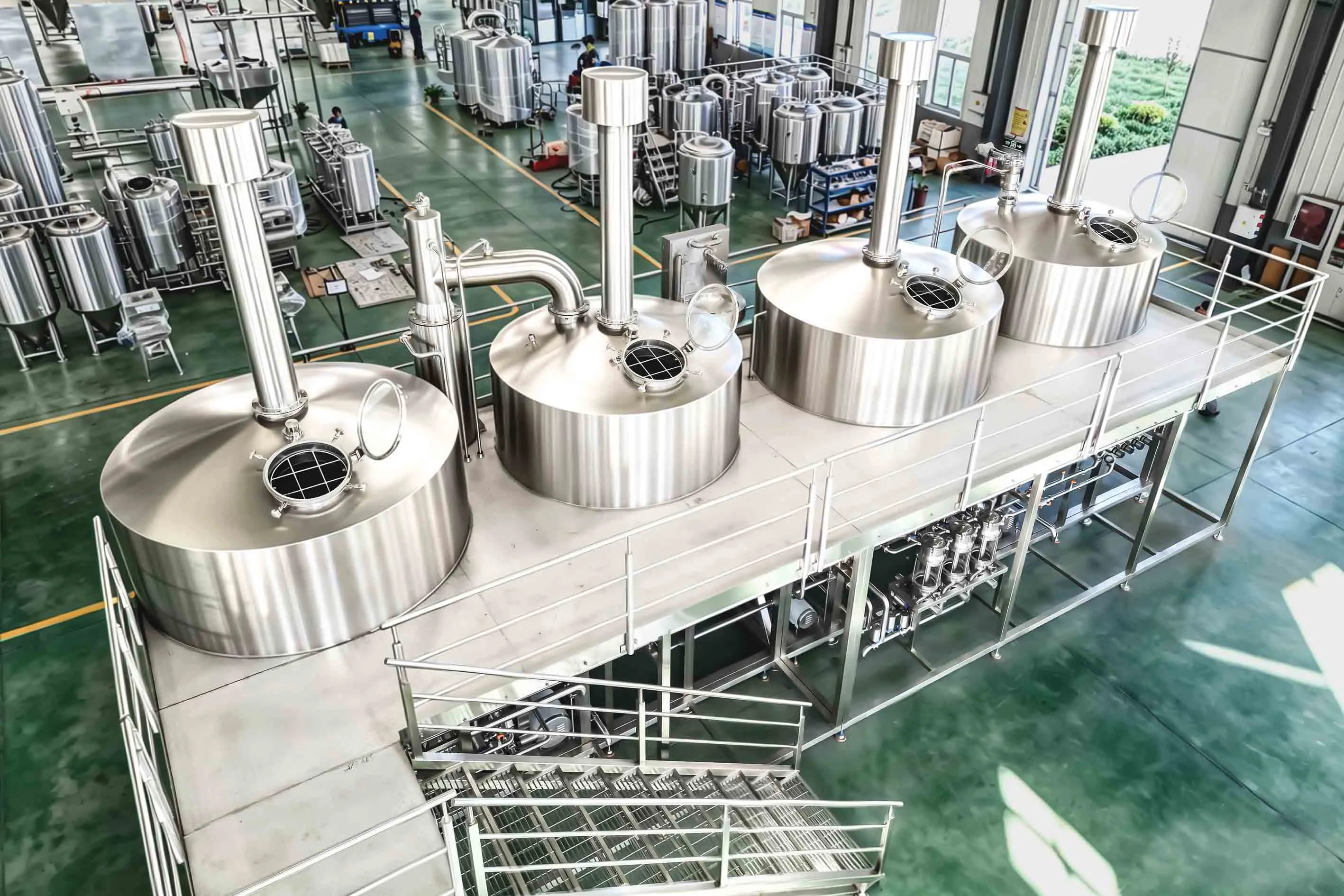 4 vessel stainless steel brewhouse system in Zeyu factory workshop