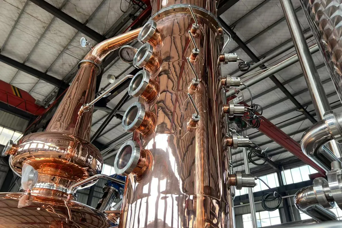 Heavy duty distillation equipment with industrial control cabinet