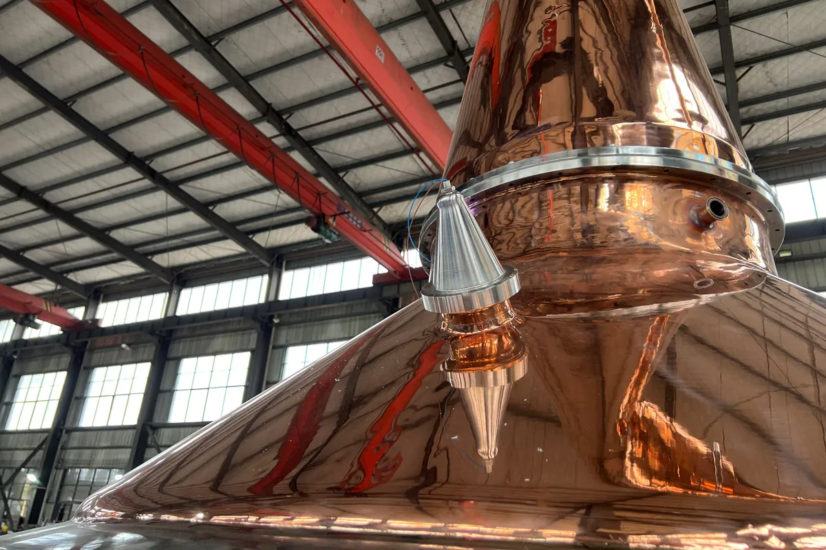 Heavy duty pot distillation system with SUS304 shell