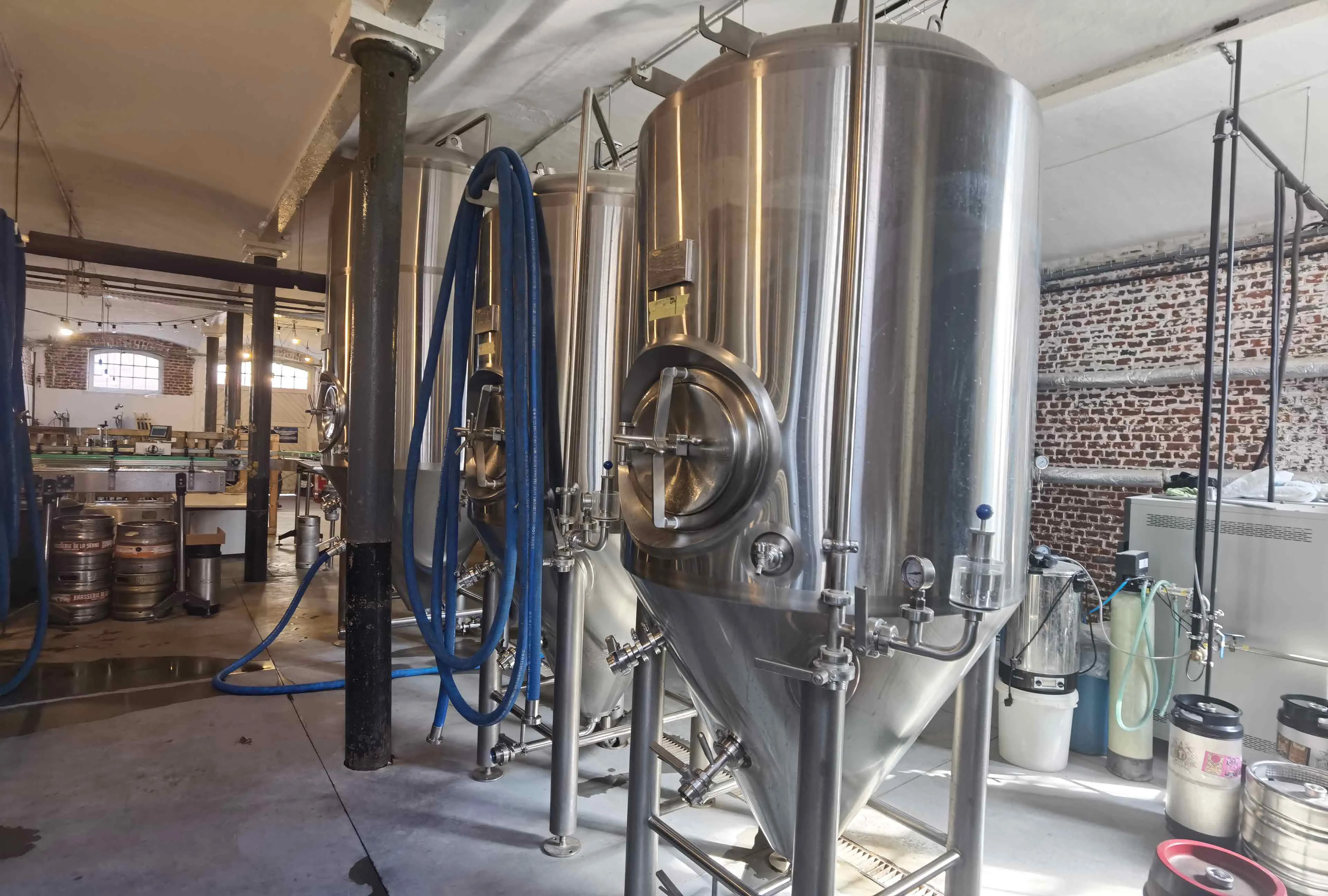 brasserie la mule 10hl auto brewing system complete installation in brussels belgium