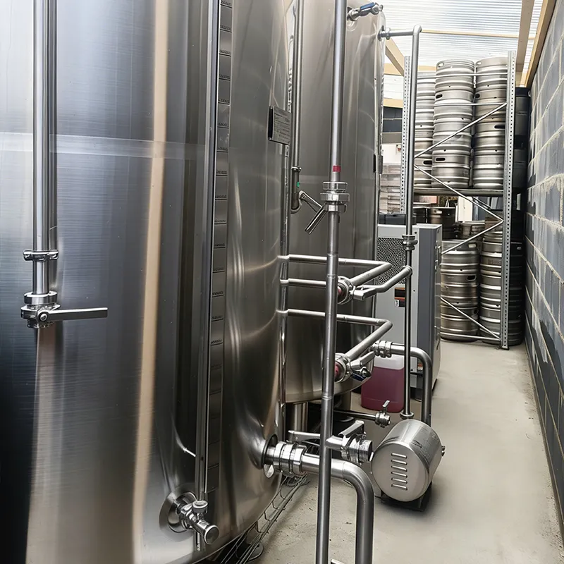 Brasserie Bearnaise taproom interior with visible 10HL brewhouse unit