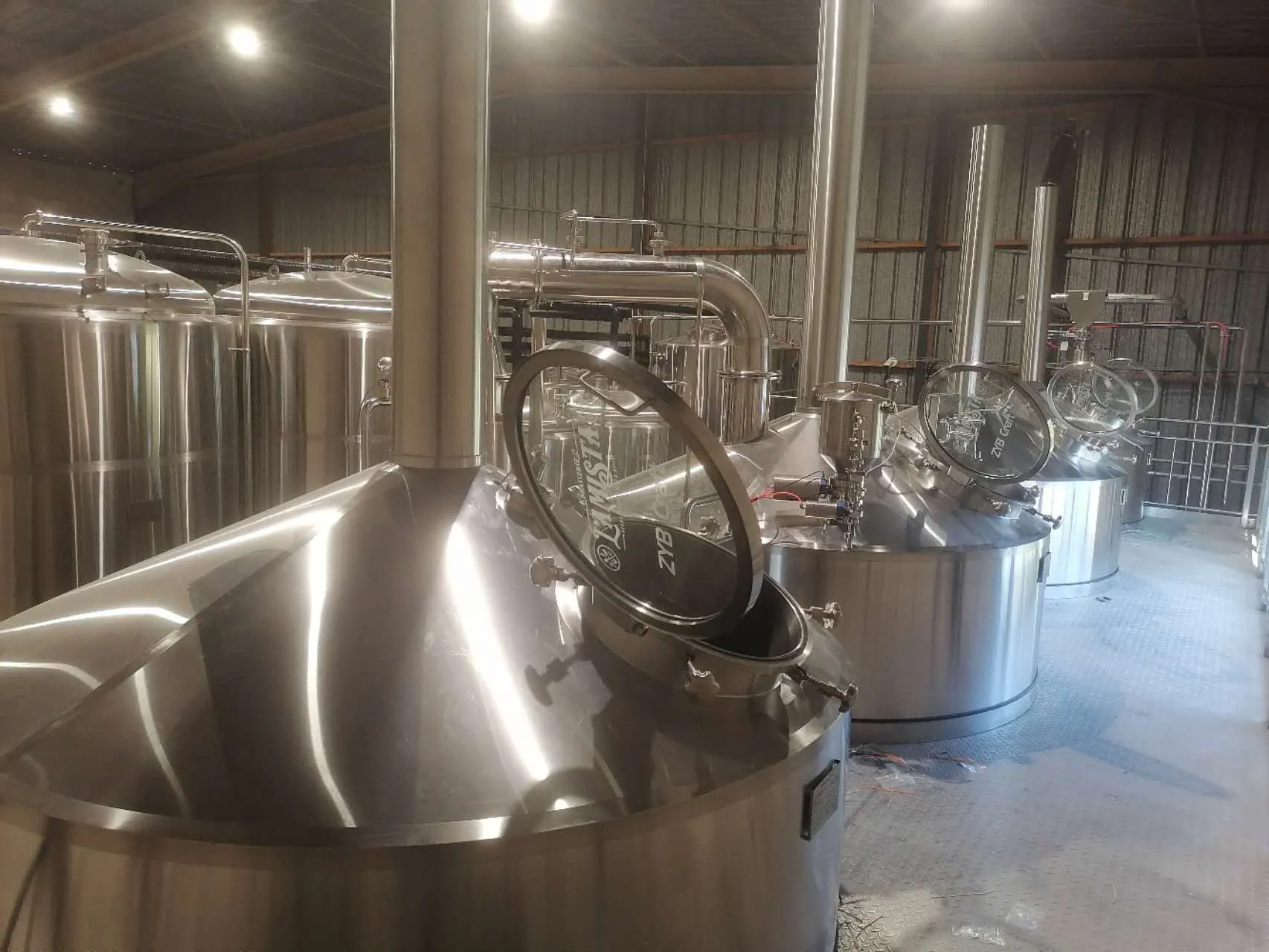 25HL mash lauter tun and kettle whirlpool vessels at Provence craft brewery