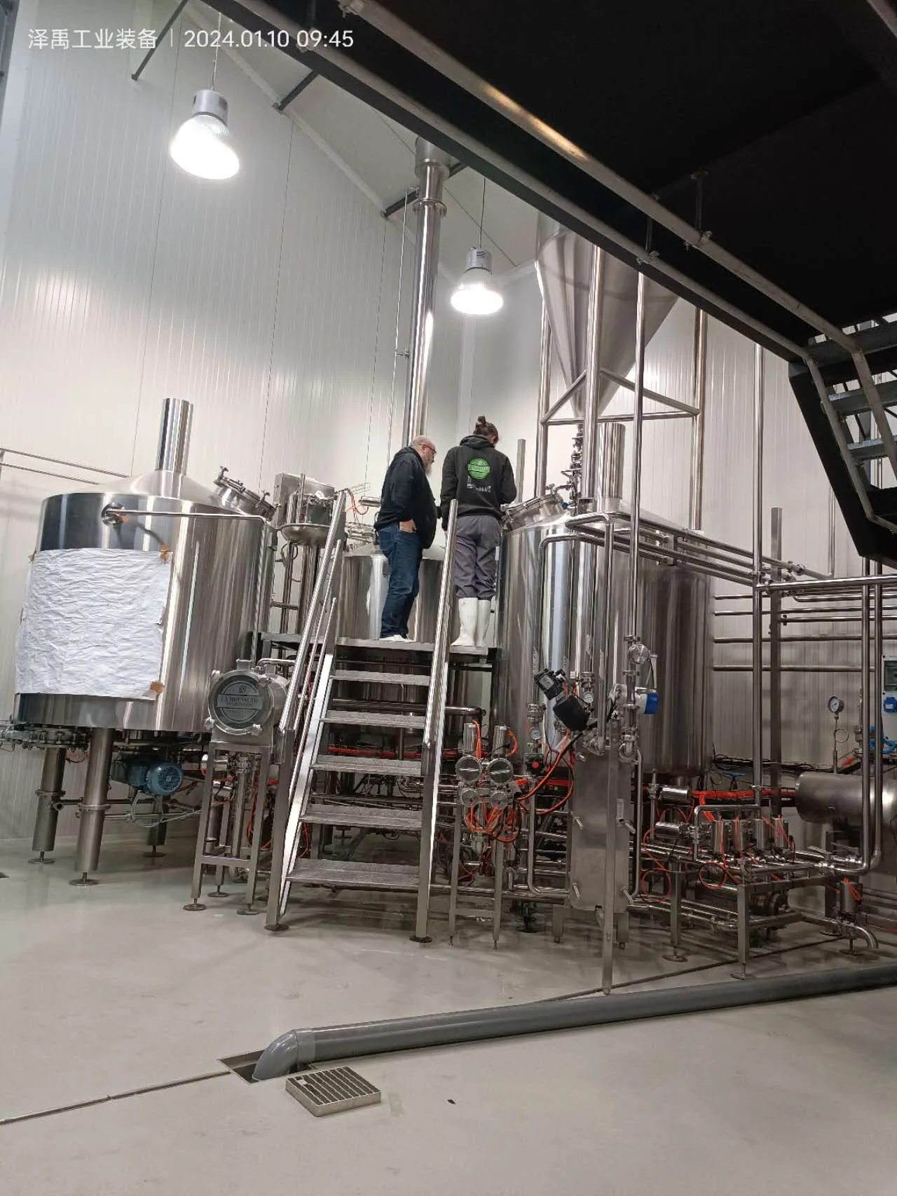 Brasserie La Mousserie 10HL brewing system complete installation