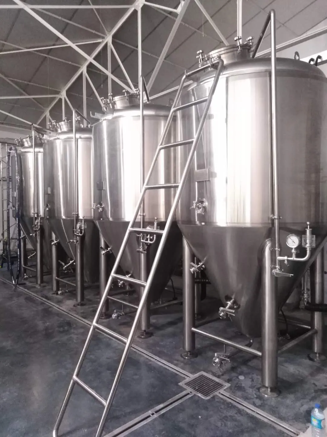 20HL mash lauter tun and kettle whirlpool vessels at French coastal brewery
