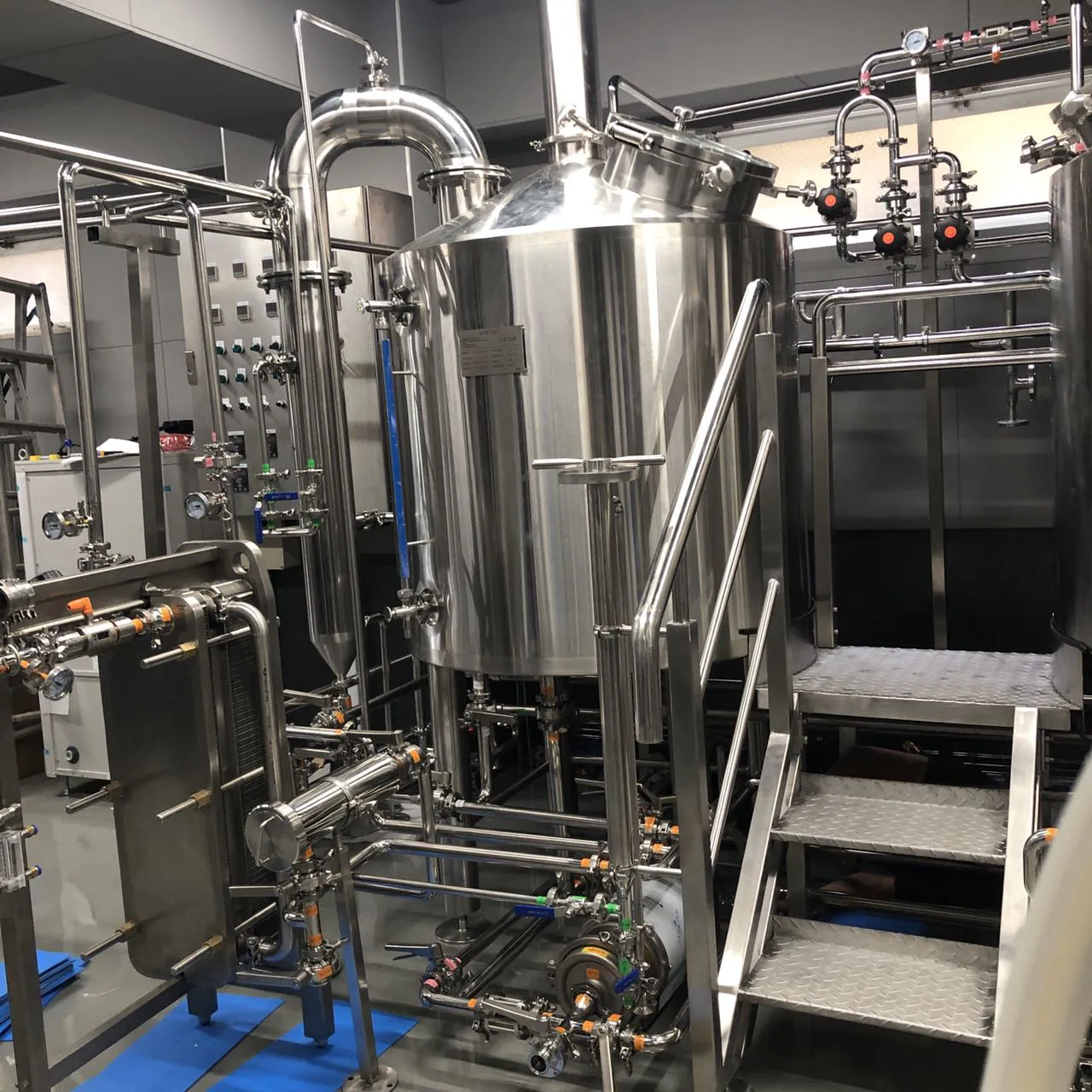3.5BBL mash lauter tun and kettle whirlpool at hazy beer brewery