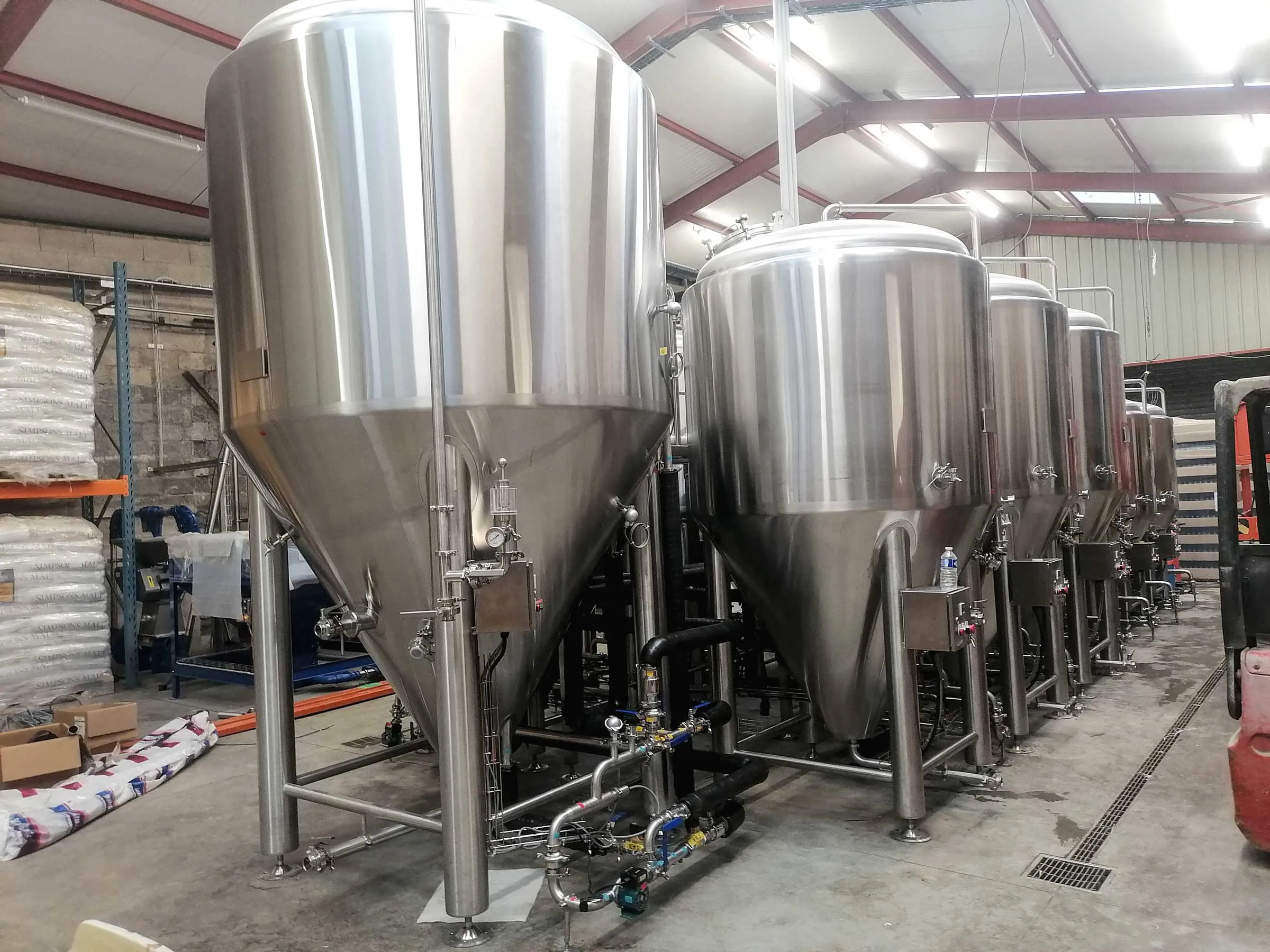 10HL mash lauter tun and kettle whirlpool vessels at French craft brewery
