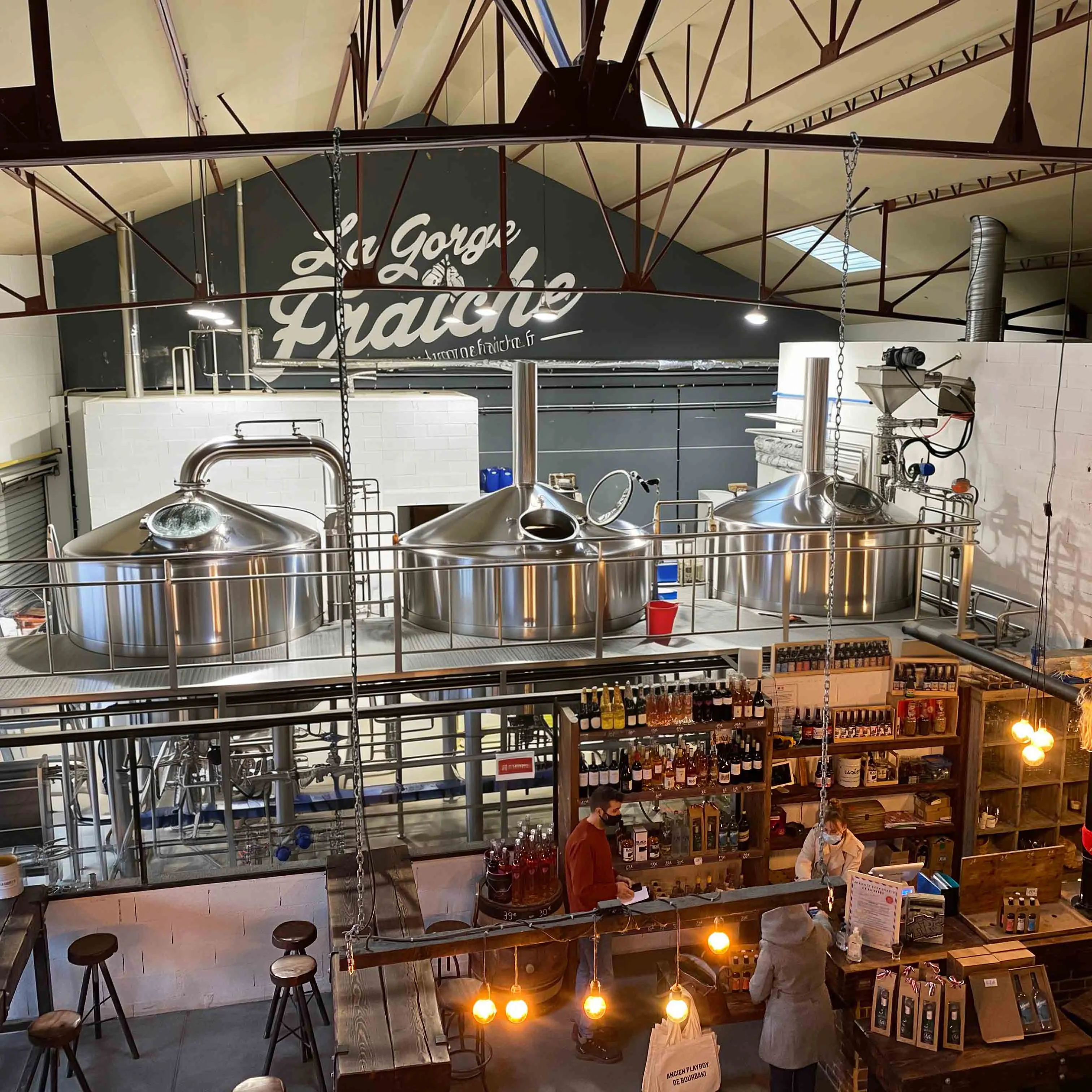 Brewmaster operating 30HL brewery equipment at La Gorge Fraiche