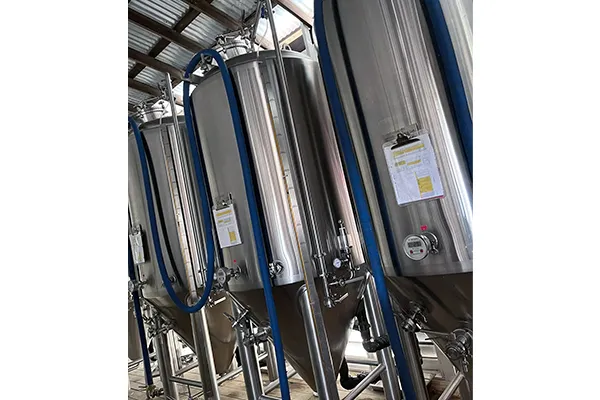 Brewhouse and fermentation tanks installed at Nevis Peak Brewery