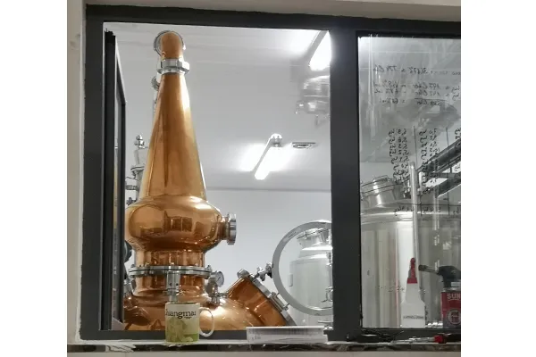 Industrial 500L pot still whiskey distilling system