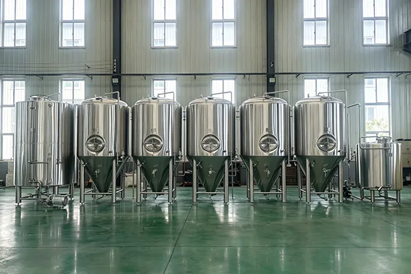 Équipement de cave à bière de 25 HL achevé pour Suffers Brewing Co