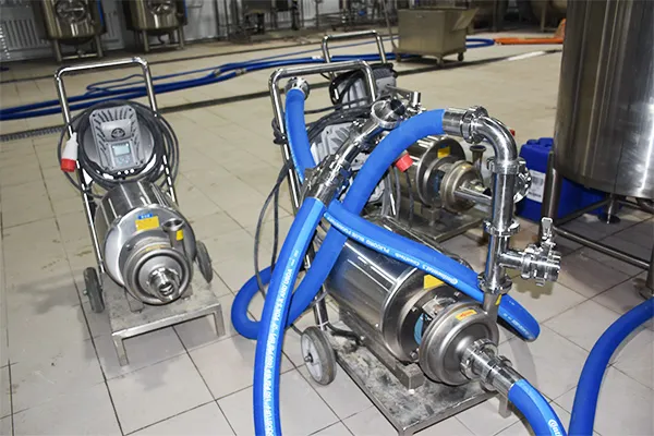 Movable pump cart industrial fluid transfer trolley