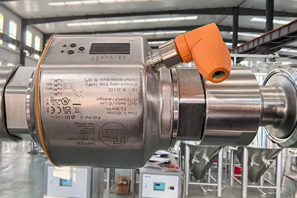 High precision portable flow meter for water measurement